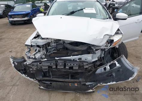 2018 Ford Focus Se z USA, uszkodzony, nr VIN 1FADP3F24JL247003